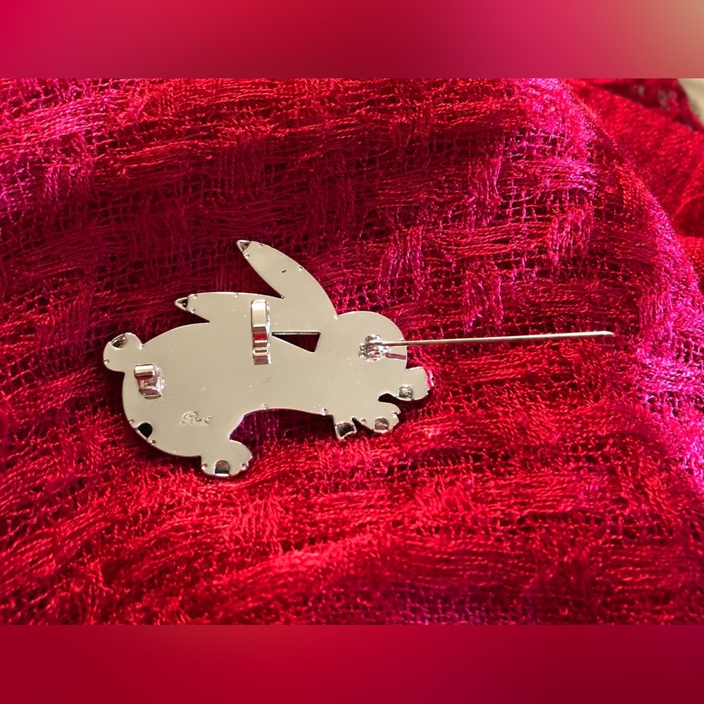 (Best) Silver Tone Bunny Rabbit Pin/Pendant - Picture 8 of 9